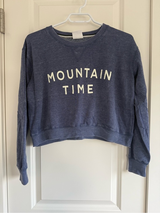 Us Vintage Tops - Mountain Time Women's Navy Cropped Pullover Sweatshirt